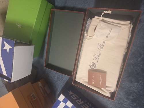 로로피아나 신발