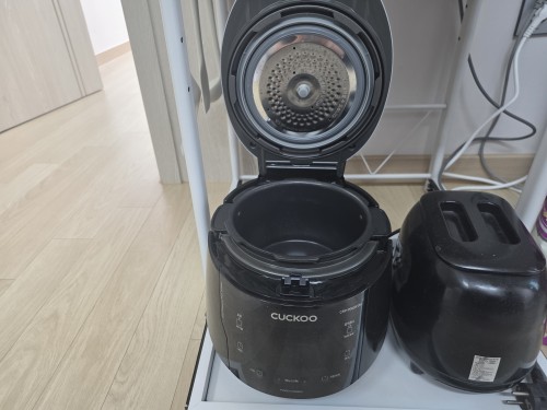 쿠쿠 6인용 전기압력밥솥 입니다~